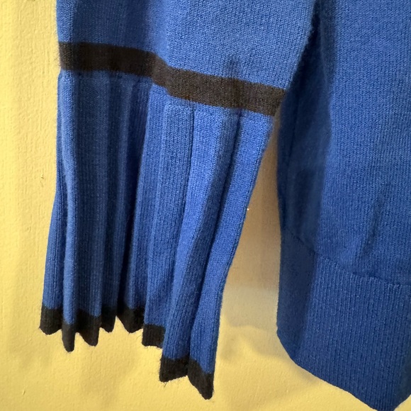 Talbots Petite Blue Women’s Sweater Top Size Medium Petite Black Details - Picture 2 of 5